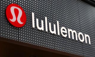 lululemon-sign