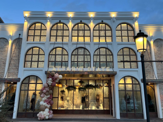 Altar’d State specializes in young women’s fashions, accessories and home décor.