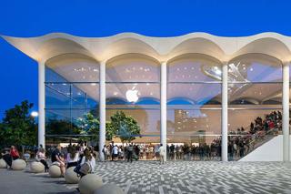 First Look: Apple store turns up the heat in Miami