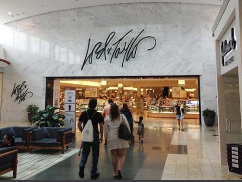 Lord & Taylor Logo Sign, Fair Oaks Mall Fairfax VA