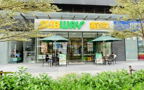 A new agreement will result in nearly 4,000 Subway restaurants in China.