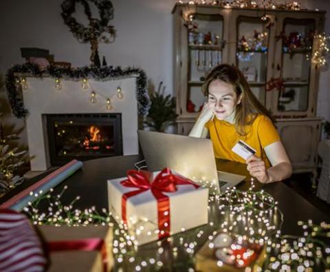 online holiday shopper