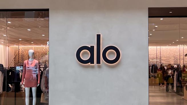 Alo Yoga takes 'sanctuary' at Mall of America | Chain Store Age